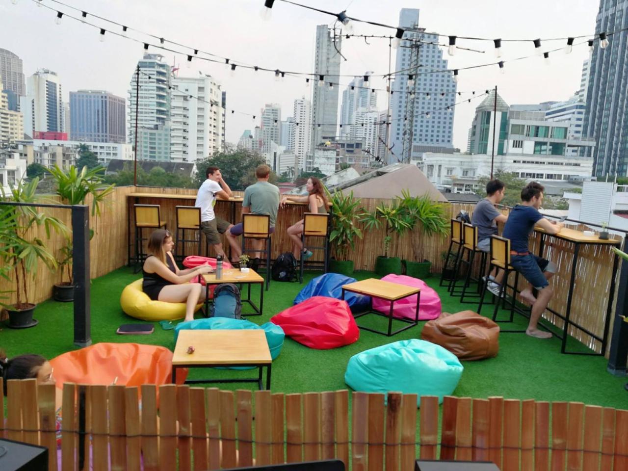 Revolution Asoke Hostal